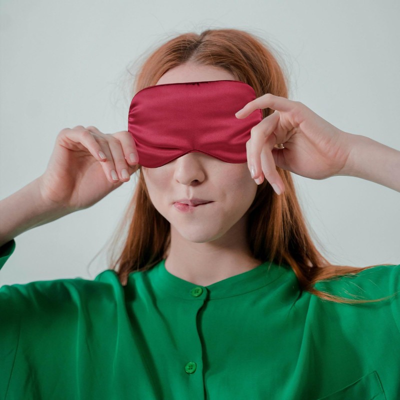 1 Pcs Silk Sleep Mask, Soft Eye Mask with Elastic