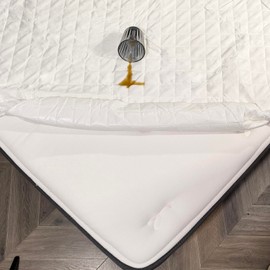 Waterproof Quilted Mattress Protector Microfiber Hypoallergenic 30 cm Deep Elastic Fitted Mattress Cover (Super King)