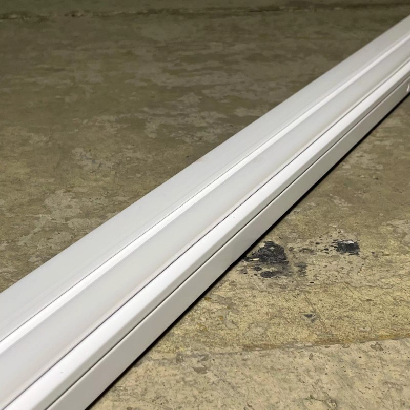 METALUX Led Strip Light 8 ft Double Lens White 8ST2L8040R