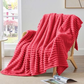 BEDELITE Fleece Throw Blanket for Couch, Soft and Warm, Fluffy Red Blanket, Decorative and Giftable Striped Blankets, 125 x 150 cm