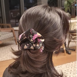Black Flower Daily Scrunchie / 블랙 플라워 데일리 스크런치