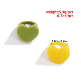 Acrylic Heart Shaped Chunky Rings Set Black White Heart Resin Pull Finger Rings Thick Ring Colorful Jewelry for Women Band Rings (Yellow Green 2Pcs)