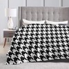 Perinsto Houndstooth Pattern Throw Blanket Ultra Soft Warm All Season