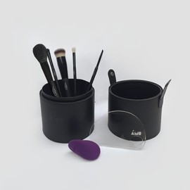 THE GIFT KIT - Brocha para base, blush, eye shadow II, blur, eye liner acrylic palette, purple blender, brush cylinder + 2 REGALOS: 1 makeup remover y 2 eye patches.