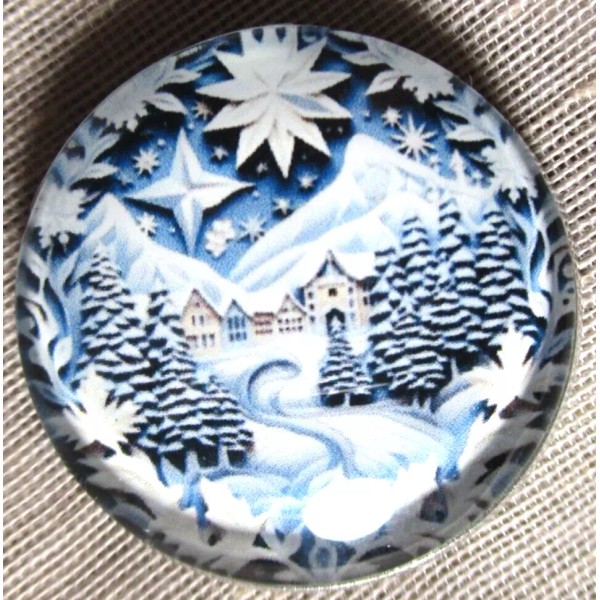 GLASS DOME PICT BUTTON -- 3-D BEAUTIFUL SNOWY TOWN W