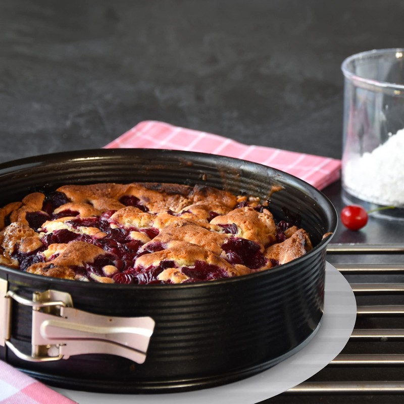 Tortillada Pack of 200 Precut Baking Parchment Paper Sheets Round