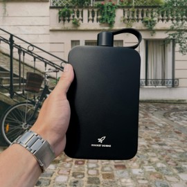 Rocket Scienz Botella plana de agua | Acero inoxidable 17 oz (Negro)