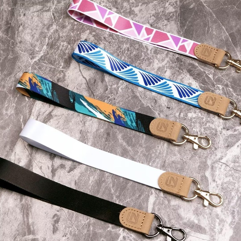 [GADIEMKENSD] Super Cool Wrist Strap, Lightweight Hardware, Genuine Leather Key