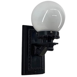 The King's Bay Cast Iron Victorian Floral Wall Sconce (Globe)