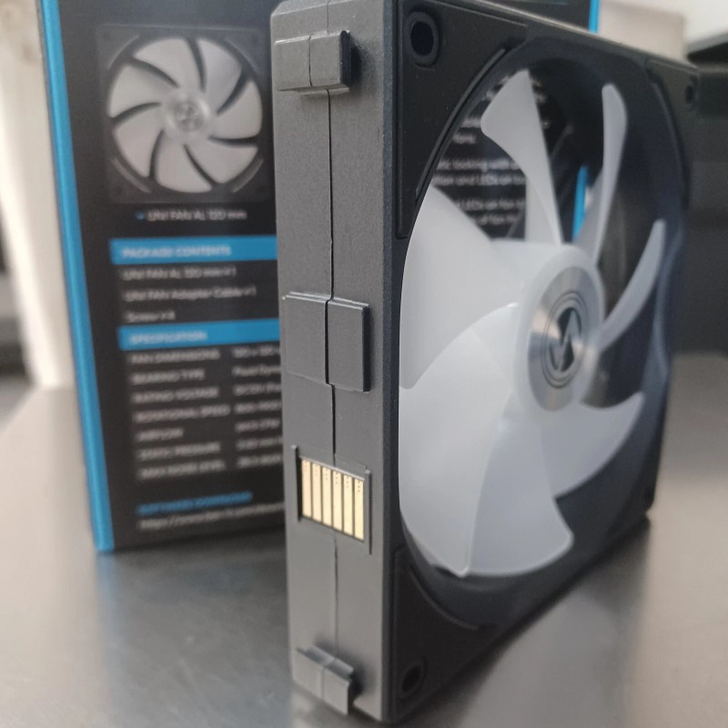 Lian Li 120mm UNI FAN AL120 - Black