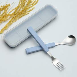 VANRA Juego de cubiertos para niños de 2 piezas de acero inoxidable 18/10, juego de cubiertos plateados, utensilios de cena, cuchara, tenedor con estuche de viaje para niños (acabado cromado) (azul)