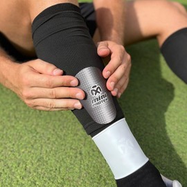 Oxum Sport - Mini Football Shin Pads for Children and Adults - Size M 10 x 6 cm Yellow