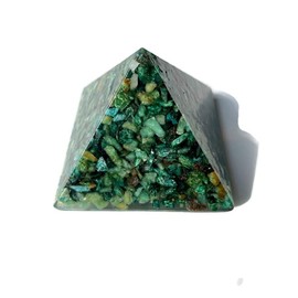 Generic Green Fuchsite Pyramid Crystal Orgone Generator Energy Accumulator PERFECT GIFTING TOOL!!!! Metal Core Made using Advance Harmonics Orgonite Many Beautiful Ingredients! mc2h275b(Green Fuchsite)