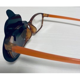 眼鏡視力検査用遮蔽板［眼鏡フレーム上部に載せるだけで簡単遮蔽出来る］