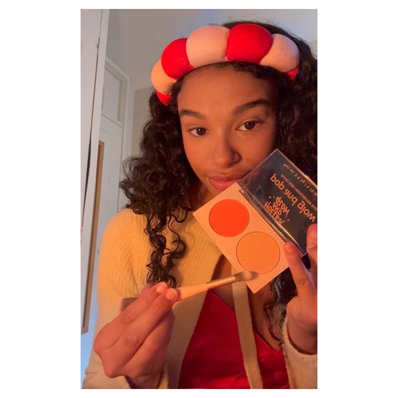 Holler and Glow Glowing Out Makeup 5-Piece Gift Set, Includes