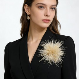 Feather Flower Large Brooch Pin for Women Dainty Elegant Feather Oversized Floral Lapel Pins Corsage Brooches Wedding Party Dance Banquet Jewelry Accessories(apricot)