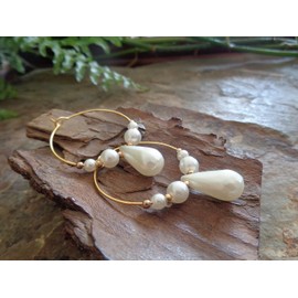 Pearl hoop earrings with long drop pearls, round earrings in gold, gold and natural white, pearl white