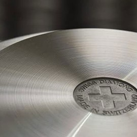 Swiss Diamond 12.5 Inch Frying Pan Nonstick Diamond Frying Pan, Aluminum Coated Skillet, Dishwasher Safe and Oven Safe Fry Pans with Stainless Steel Handle, Grey