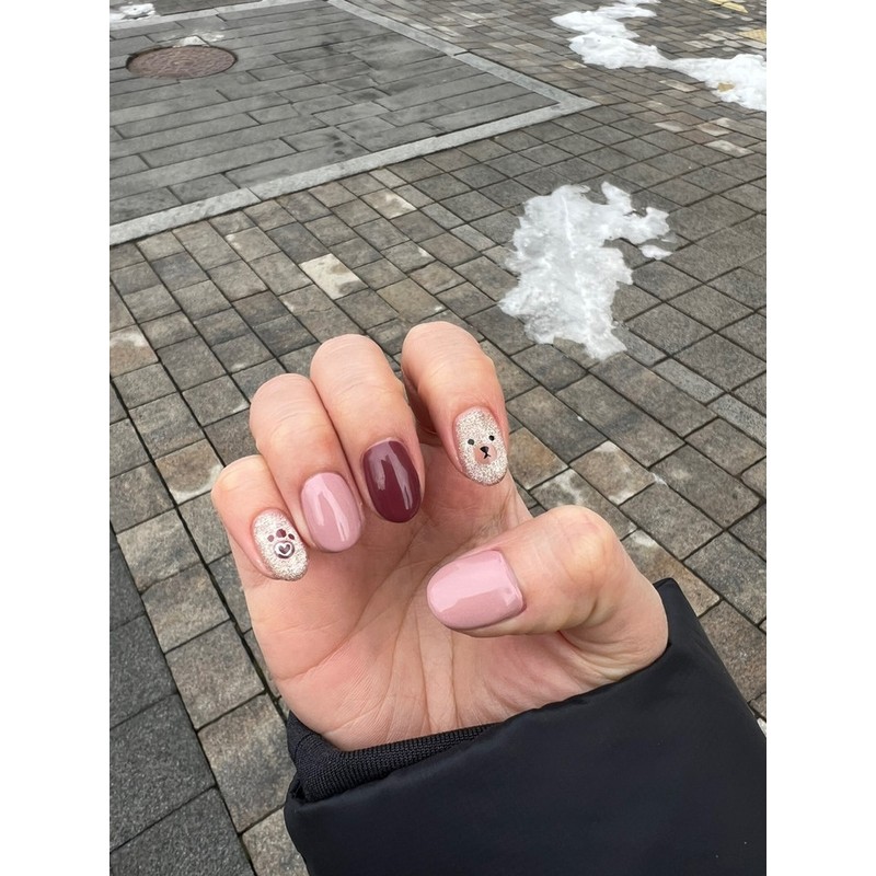Dara Beauty 2024 January Art of the MonthBear Magnet Nail❣