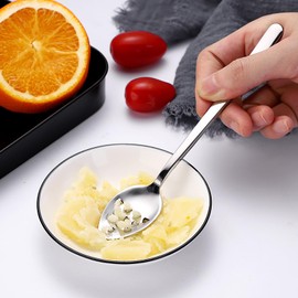 Grapefruit Spoon, 5-Piece Set, 4 Stainless Steel Grapefruit Spoons and 1 Spoon with Holes, Spoon with Kiwi Spoon, Grapefruit Spoon, Dessert Spoon, Serrated Edge, Suitable for Fruit