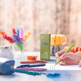 Zennyth 5 Pack Gel Pens Quick Dry Ink Black Refills with 10 Extra Refills 0.5 mm Fine Tip High Quality Retractable Ballpoint Pens Vintage Style