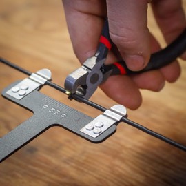 Shatterproof Archery Nock Pliers Bow T Square Clamping Nock Points (5 Nocks with Pliers and Bow Square)
