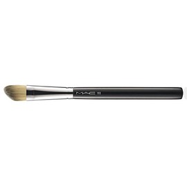 MAC 193 Angled Foundation Brush