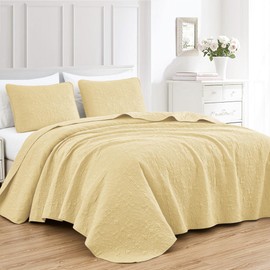 Chezmoi Collection Luca 3-Piece Oversized Bedspread Set, King Size, Soft Yellow - Summer Quilt Lightweight Microfiber Bedspread 118 x 106 - Floral Medallion Pattern Coverlet for All Season