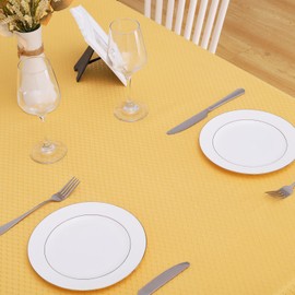 JUCFHY Christmas Jacquard Morrocan Rectangle Table Cloth Oil-Proof Spill-Proof and Water Resistance Washable Tablecloth,Decorative Fabric Table Cover for Outdoor and Indoor Use,60 x 104 Inch, Gold