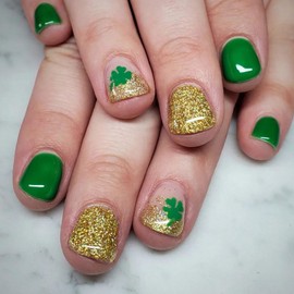 St. Patrick's Day Press on Nails Short Square MABKJLF French Tip Fake Nails False Nails with Designs Gold Glitter Shamrock Glossy Glue on Nails Acrylic Nails for Women Girls 24 Pcs