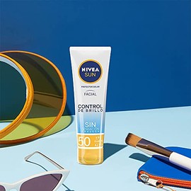 NIVEA SUN Protector Solar Facial Anti - edad (50 ml), Enriquecido con Q10, Bloqueador solar FPS 50 , no Grasoso para Todo Tipo de Piel  Protector...  