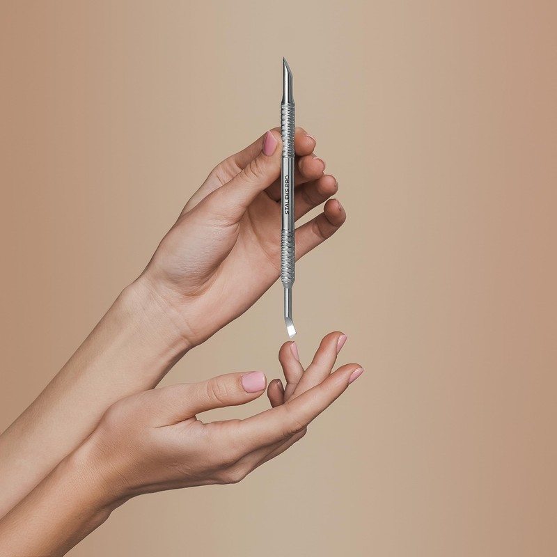 STALEKS PRO Expert 90/4.2 Inclined Cuticle Pusher + Curved Cleanser