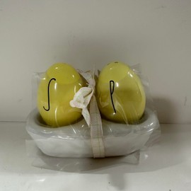 Rae -EASTER Salt and Pepper Shakers Egg Shaped EASTER- Dunn By Magenta