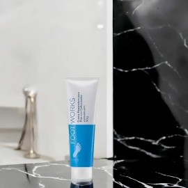 Crema Reparadora para Pies con Callosidades Avon Foot Works