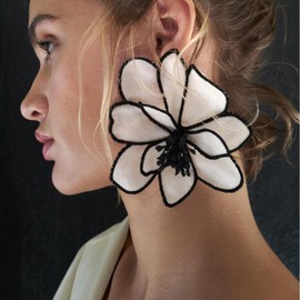 PLwelth Flower Earrings for Women Bohemian Floral Drop Earrings Exaggerated Big Flower Dangle Earring Unique White Floral Drop Earring Statement Jewelry Gifts for Her Birthday Christmas Gifts