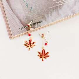 Candy Girls Earrings, Swaying, 18k Plated, Autumn Leaves, Japanese Style, Popular Earrings, For Autumn, Hypoallergenic, Earring, Gift for Her