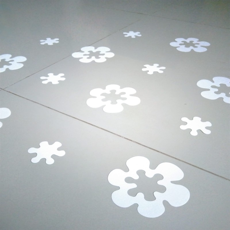 Compac Select Safe-T-Shapes Bathtub Decals, Daisy