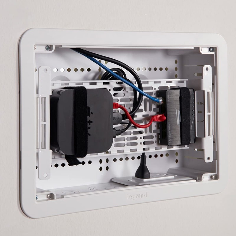 On-Q CPT7526-WH-R6 Pre Tamper Resistant Outlet Power Kit for Media