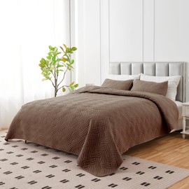 U-NICE HOME 2-Piece Quilt Set Twin/Twin XL Size for All Season with Pillow Shams, Reversible Bedspread/Coverlet/Bedding Decor-Soft, Lightweight, Chocolate/Chocolate