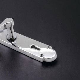 Victorian Scroll Lever Lock on Shaped Backplate Internal Door Handles Set - Ideal for Internal Doors 168mm x 40mm Backplate in Various Finishes (Polished Chrome)