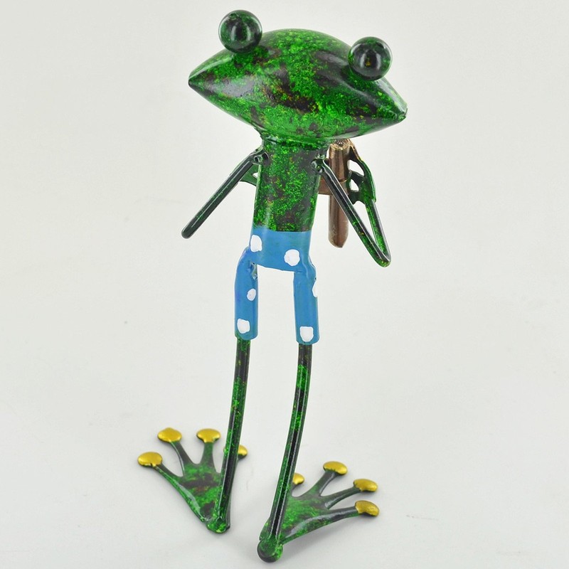 FABULOUS GREEN METAL GARDEN FROG WITH BINOCULARS SCULPTURE ORNAMENT FIGURE