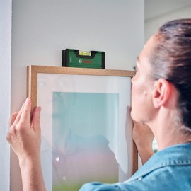 Bosch Spirit Level 12 cm (Compact Mini Level; Precise Alignment with Fluorescent Bubble for Horiziontal Reading; Aluminum Body, Softgrip Bumpers; V-Groove)