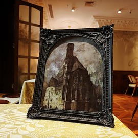 BILXIM 8x10 Vintage Picture Frame, Antique Black Ornate Arched Photo Frame for Wall Hanging or Tabletop Display, Retro Gothic Home Decor, Photo Gallery Art