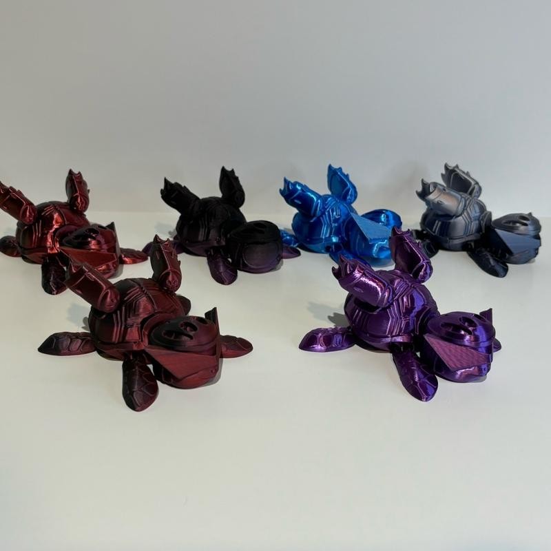 Articulated Speedle Turtles - Color: Black and white