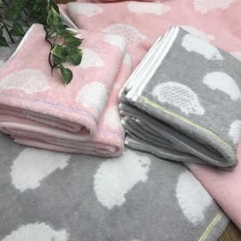 Imabari Towels, Bath Towels, Set of 2 (Brand Certified), 23.6 x 47.2 inches (60 x 120 cm), Pink, Gray, Hedgehog Pattern, Cute, Fluffy, Water Absorbent, Quick Drying (1 Pink, 1 Gray)