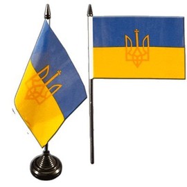 Flaggenfritze Ukraine Table Flag with Coat of Arms + Free Sticker