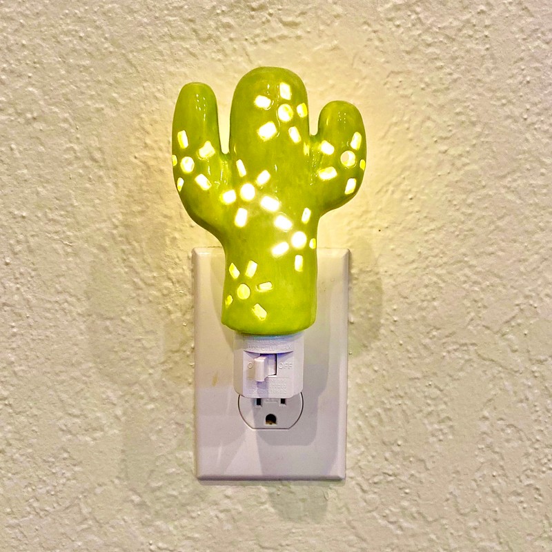 Lilys Lights Handmade LED Ceramic Night Light (Green Cactus)