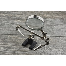 SE Helping Hand with Magnifying Glass - MZ101B
