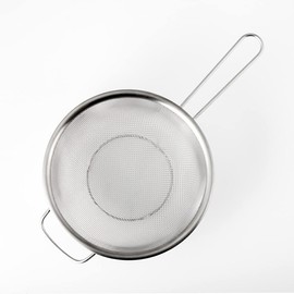 Stainless Steel Fine Mesh Strainer,with Sturdy Handle Grip and Base - 7.5 Inch / 19.5 cm Diameter.Large Metal Colander for Quinoa, Pasta, Fruits, Vegetables, Rice, etc.