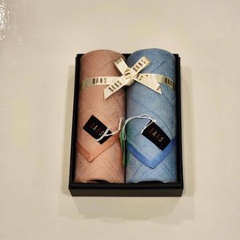 Daks 대구백화점 닥스남녀2매 수빈사 손수건 세트(DT310번) Daegu Department Store Daks Men's and Women's 2-Piece Subinsah Handkerchief Set (Model DT310)